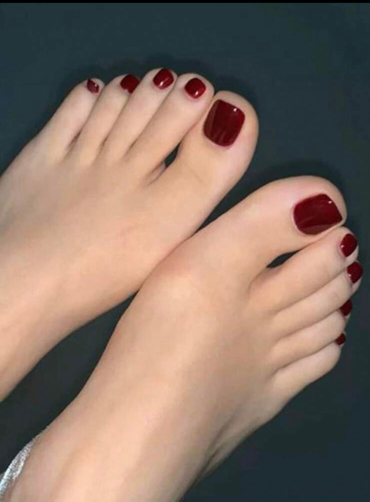 Short square rose red toe press-ons