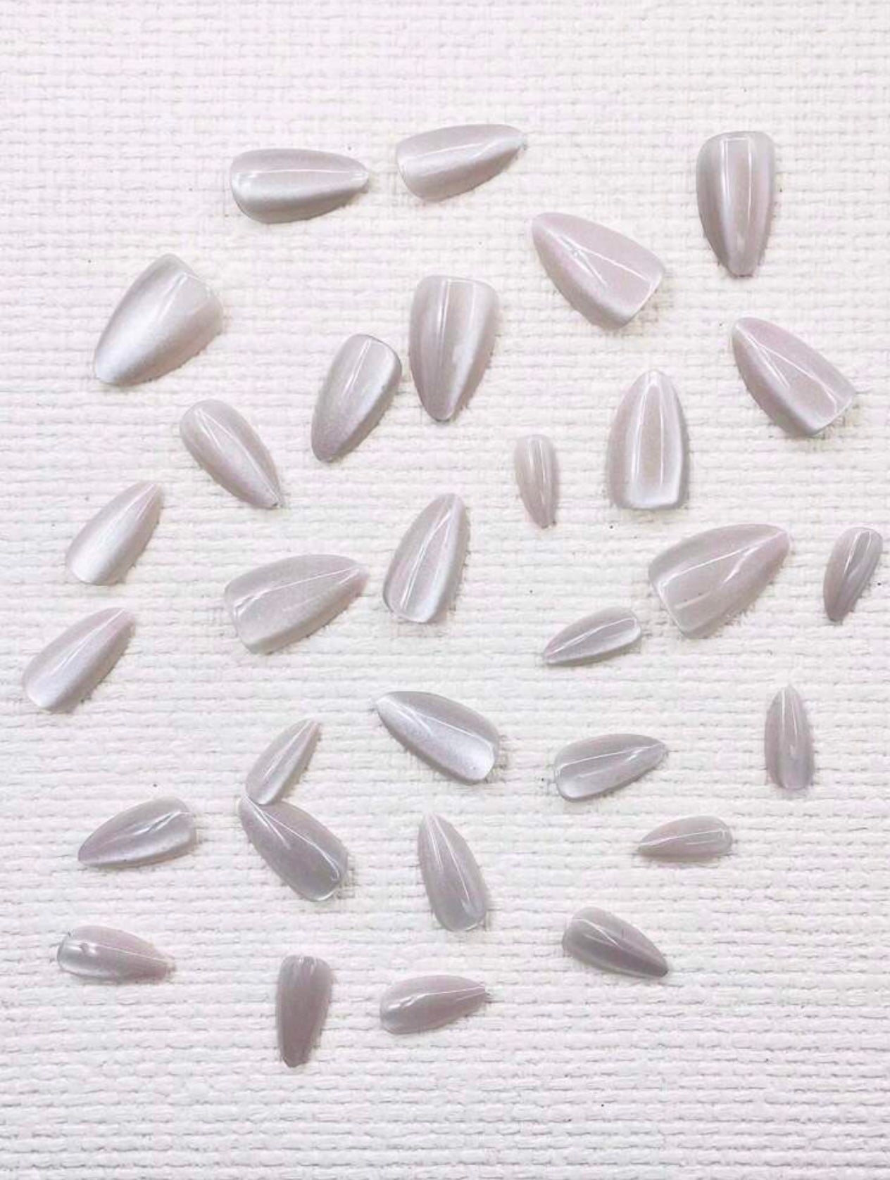 Luxury Cat Eye Almond Shape Grey Press-ons