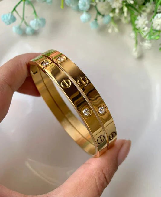 Timeless Love Bangle – Premium Stainless Steel Bracelet